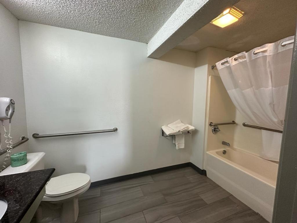 迪卡特东南温德姆戴斯酒店 Priceville 外观 照片